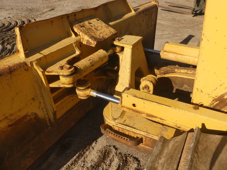 2007-komatsu-d39px-21-image-7