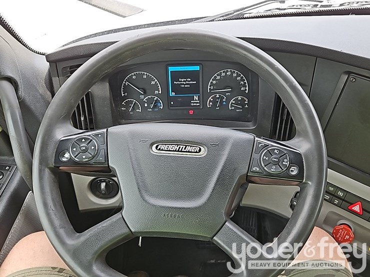 2022-freightliner-cascadia-116-image-27