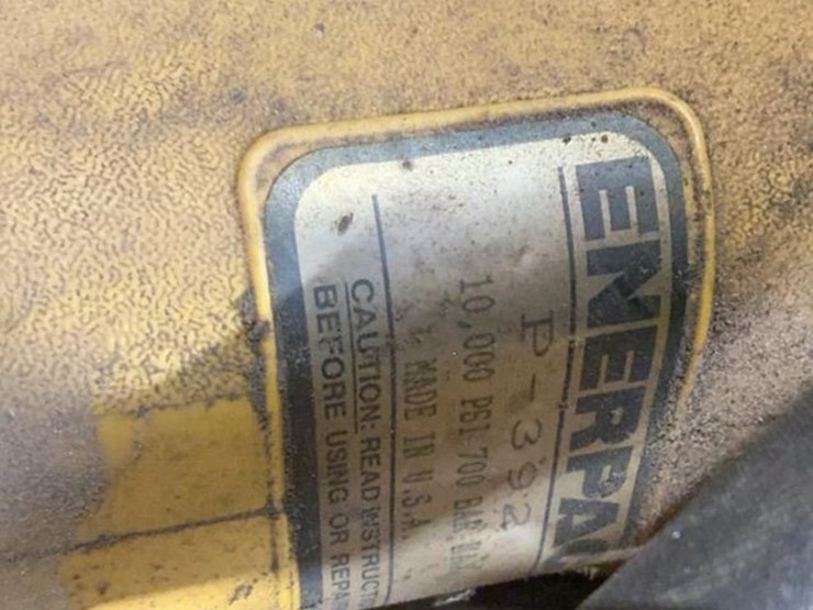 #104-•-enerpac-p-392-hydraulic-ram-image-9