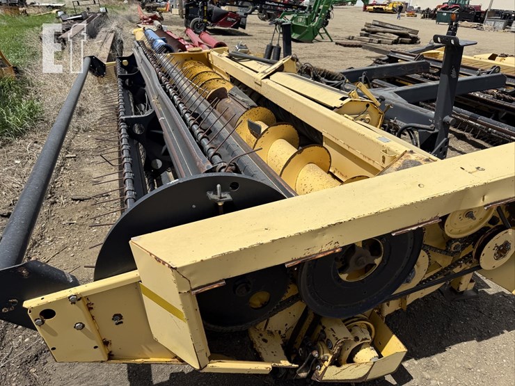 new-holland-2326-image-3