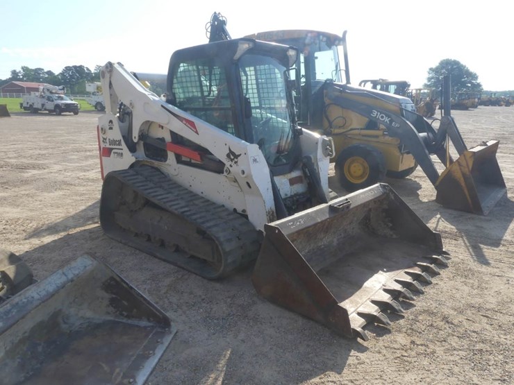 2019-bobcat-t740-image-2