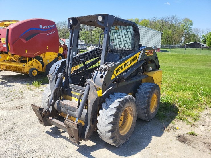 new-holland-l218-image-4