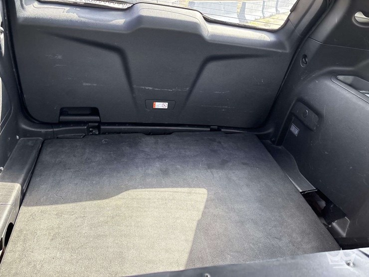 2017-ford-explorer-image-21