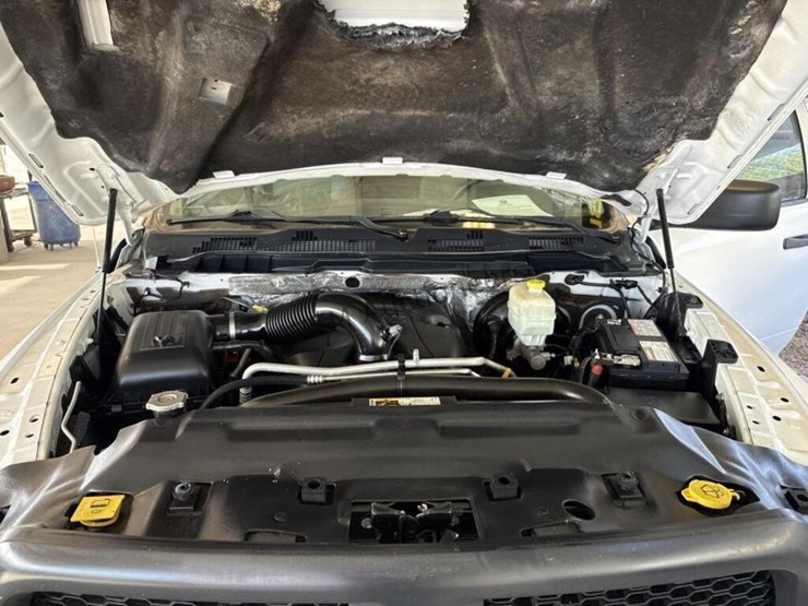 2015-dodge-2500-image-12