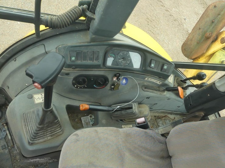 new-holland-lb75b-image-16