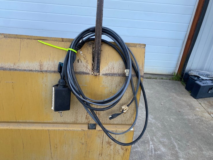 tubeline-3810-bale-boss-skidsteer-bale-chopper-image-18