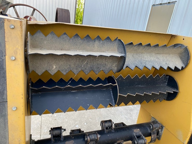 tubeline-3810-bale-boss-skidsteer-bale-chopper-image-10