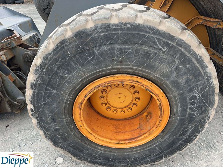2011-deere-544k-image-10