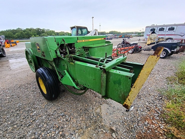 john-deere-336-image-3