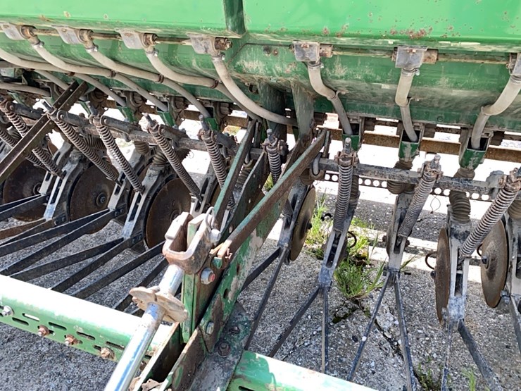john-deere-8300-image-13