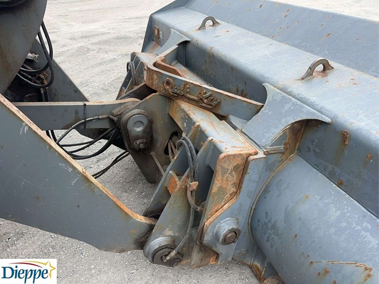 2011-deere-544k-image-14