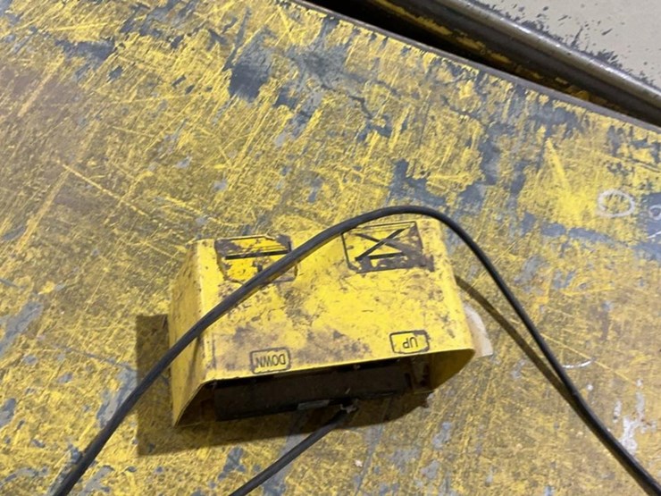 #160-•-scissor-lift-image-7