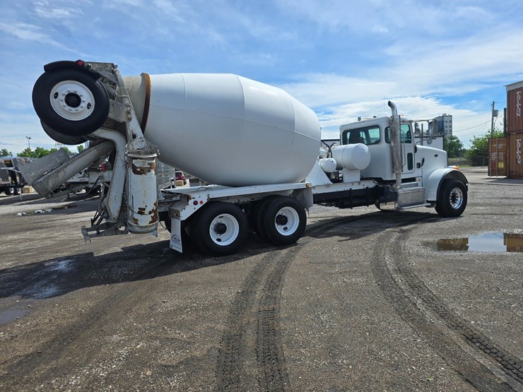 2014-peterbilt-365-image-30