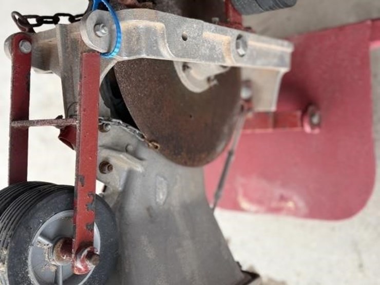 l3---milton-single-row-planter-image-2