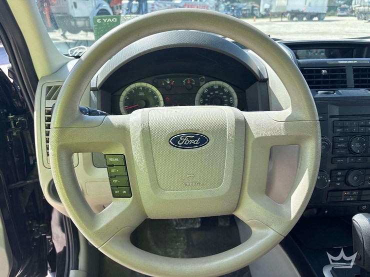 2008-ford-escape-image-11