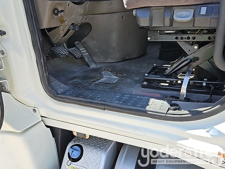 2019-freightliner-cascadia-125-image-12