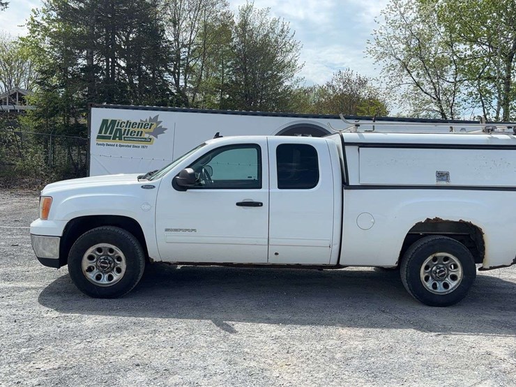 2013-gmc-sierra-1500-image-2