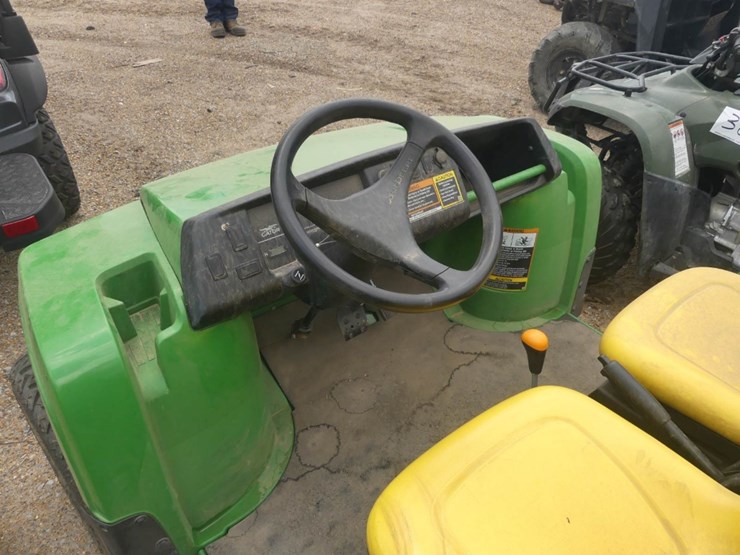 2024-john-deere-gator-image-8