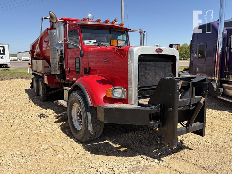 2008-peterbilt-367-image-1