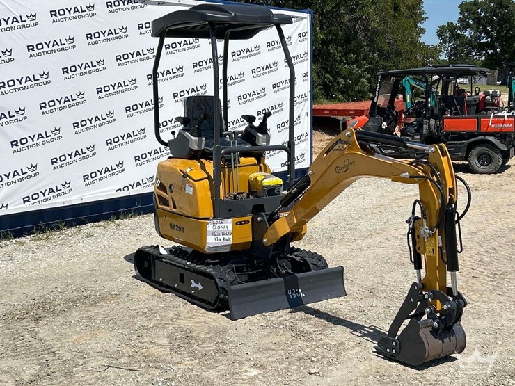 mini-excavator-image-4