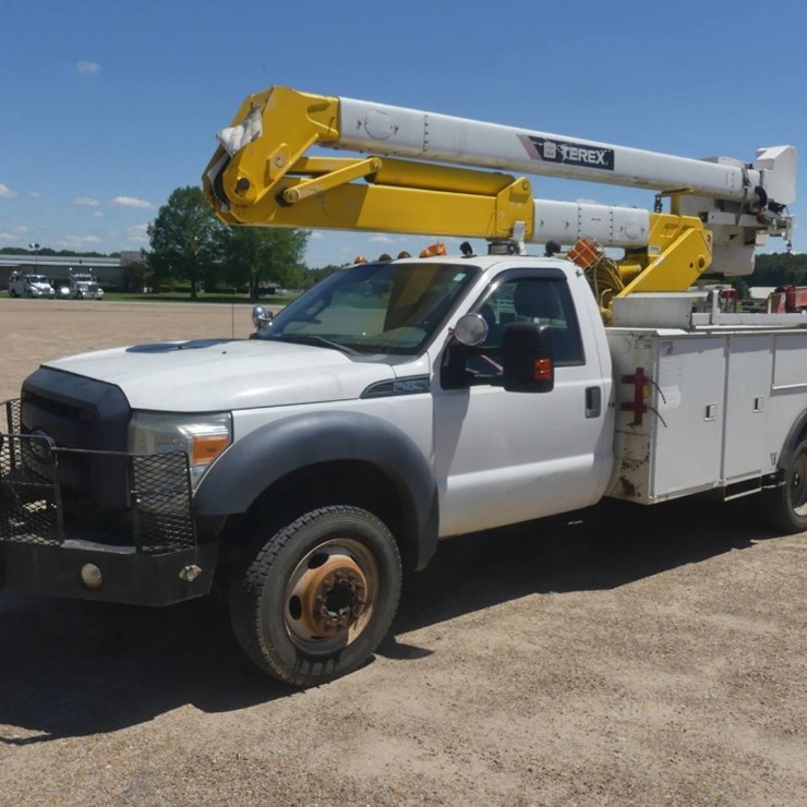 2015 FORD F550