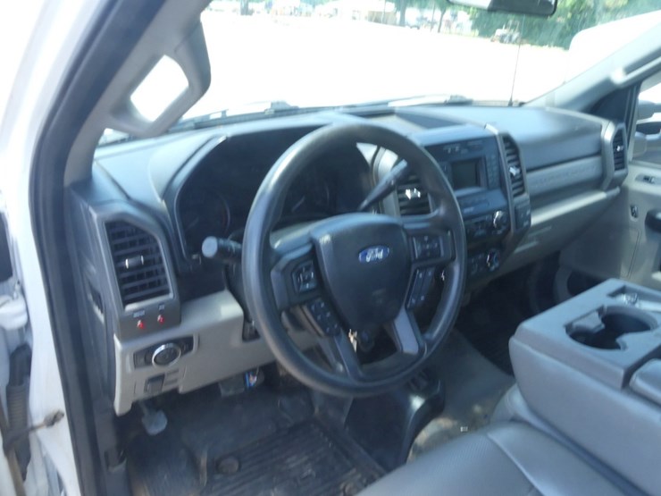 2019-ford-f550-xl-image-13