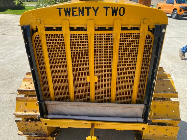 caterpillar-22-image-8
