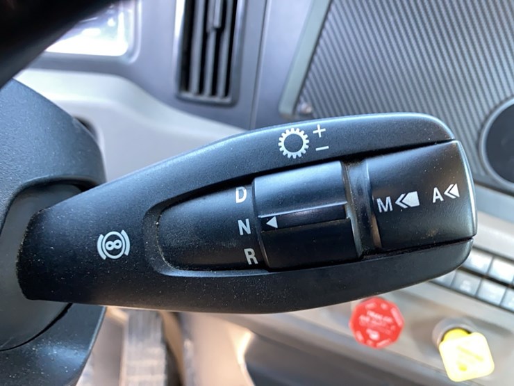 2019-freightliner-cascadia-day-cab-image-47