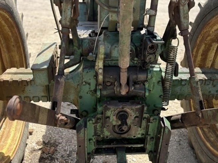 1962-john-deere-2010-image-6