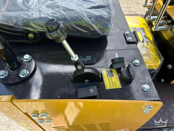 mini-excavator-image-12