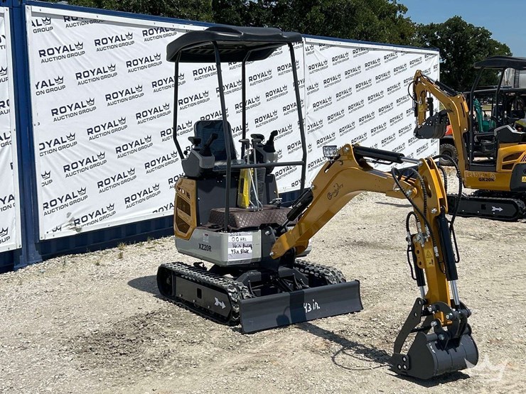 mini-excavator-image-4