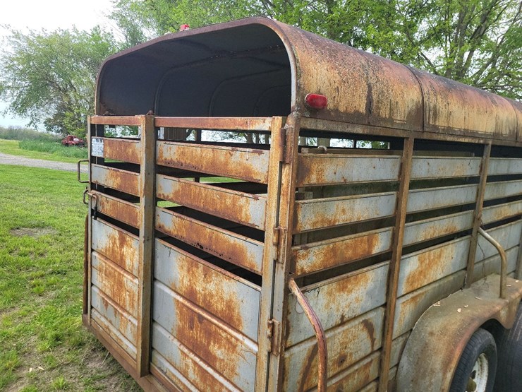 1990-s&h-tandem-axle-bumper-livestock-trailer-image-36