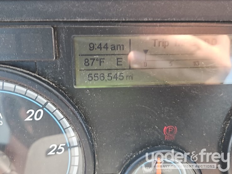 2019-freightliner-cascadia-125-image-10