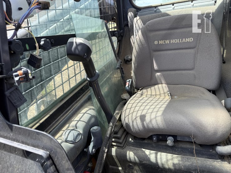 new-holland-c232-image-20