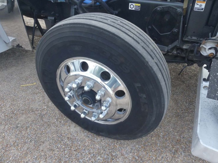 2005-peterbilt-379-image-13