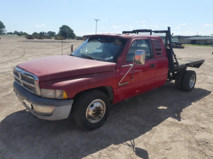 1999-dodge-ram-3500-image-1