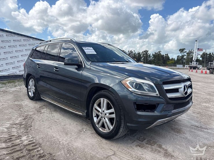 2014-mercedes-benz-gl450-image-2