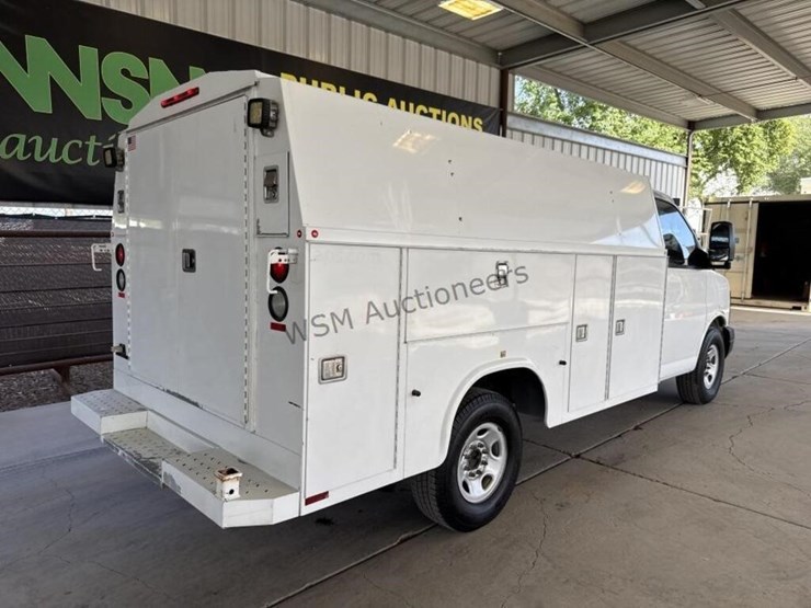 2013-chevrolet-express-3500-image-8