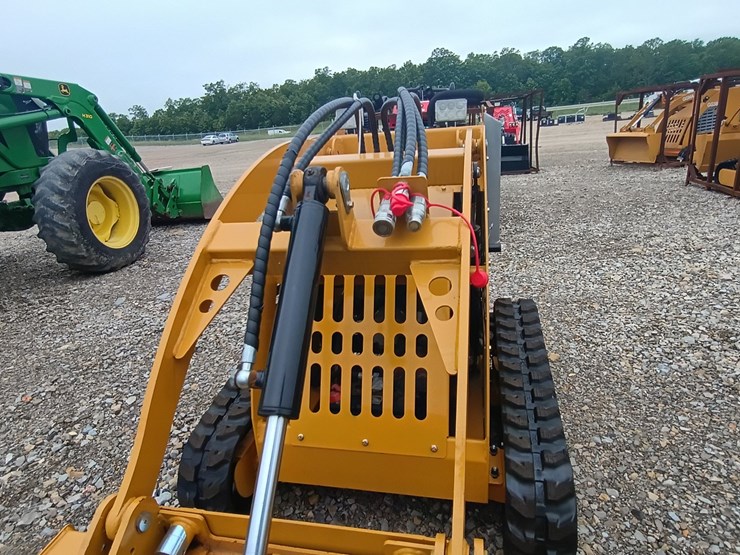 #24715-•-2025-ggma-gg385-mini-skid-steer-image-10