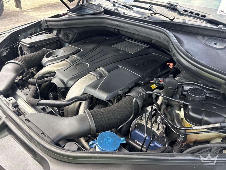 2014-mercedes-benz-gl450-image-8