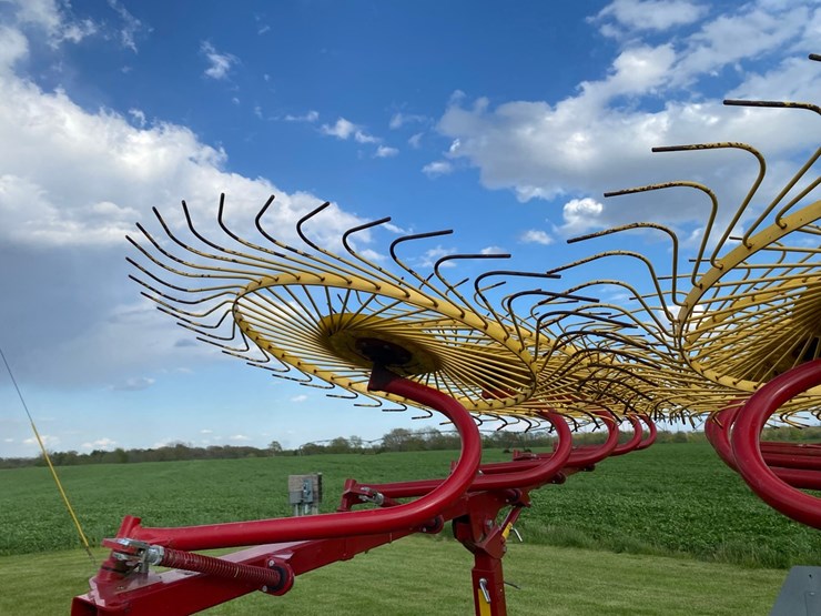 new-holland-pro-rake-image-12