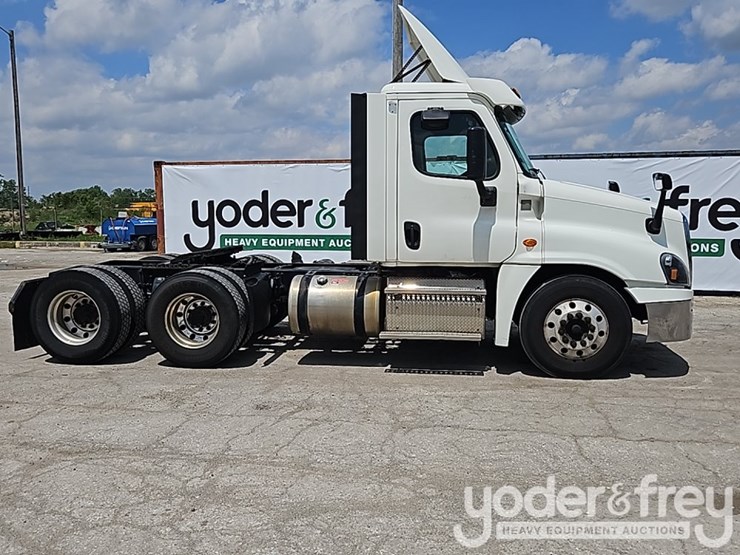 2019-freightliner-cascadia-125-image-4