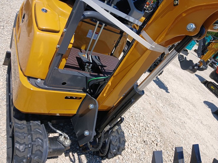 #l42-007-•-2026-cfg-qk18r-mini-excavator-image-24