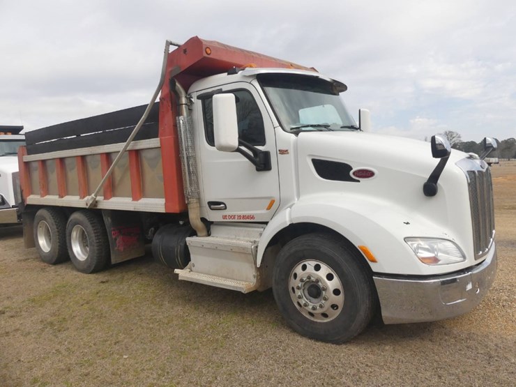 2016-peterbilt-579-image-2