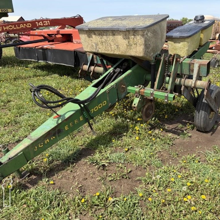 JOHN DEERE 7000