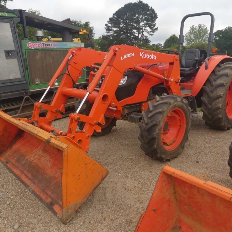 2023 KUBOTA M7060HD