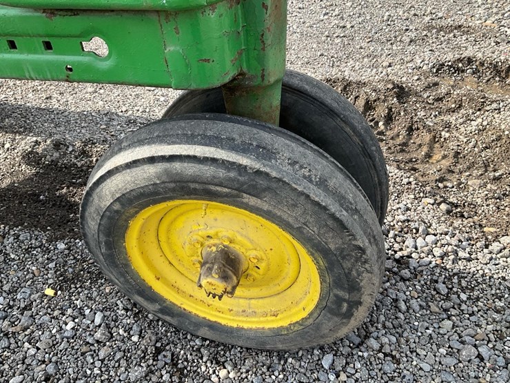 john-deere-b-image-19
