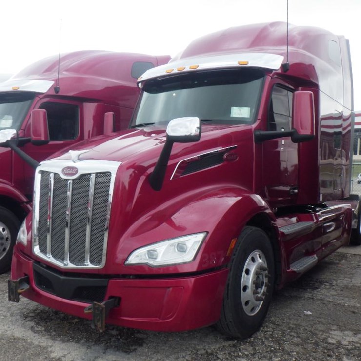 2023 PETERBILT 579