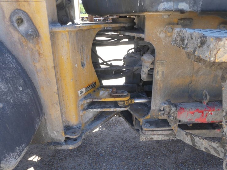 deere-524k-image-6