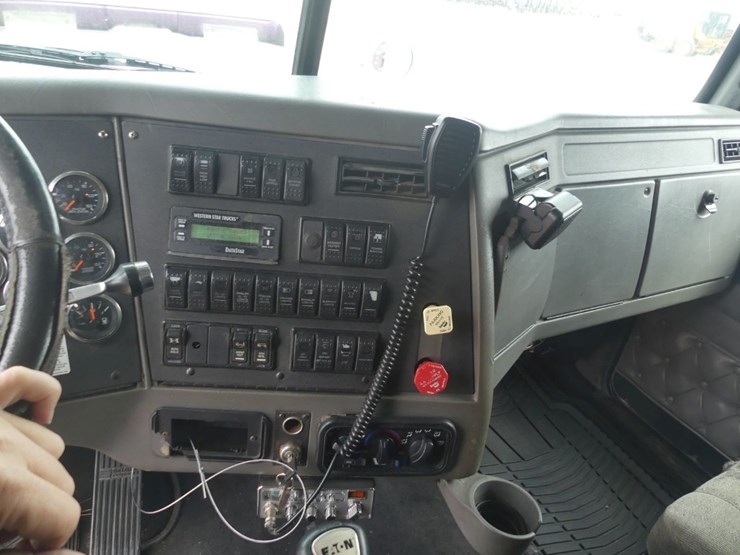 2001-western-star-4964ex-image-18